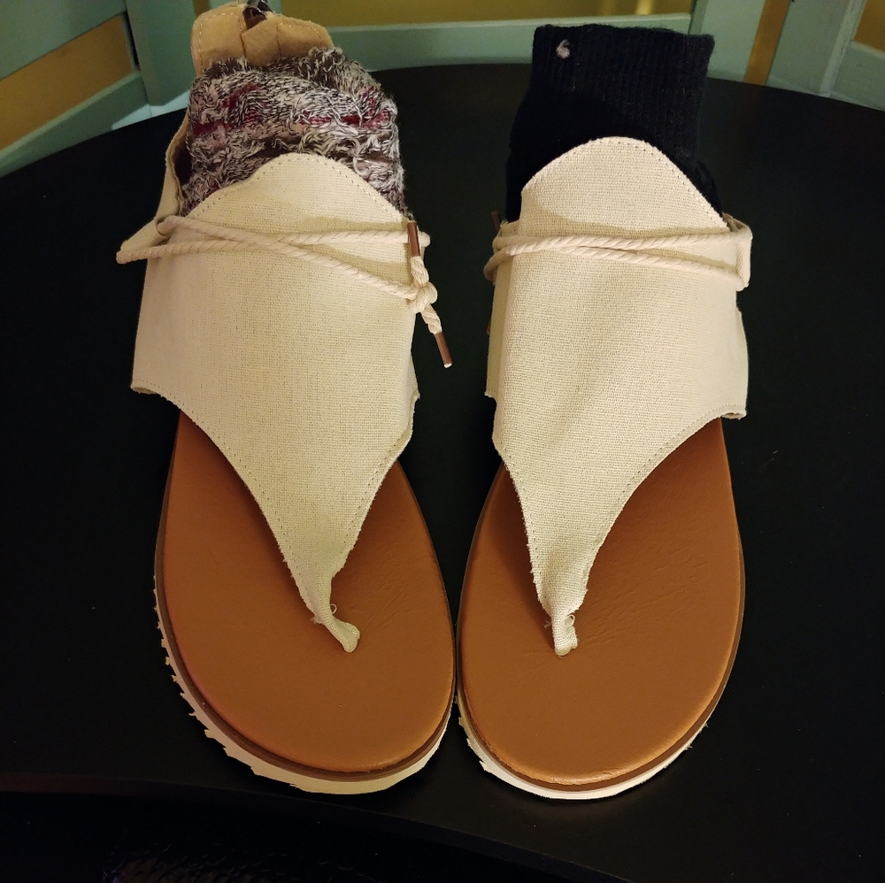 2 pair Brand New Pair Burlap Gladiator Sandals